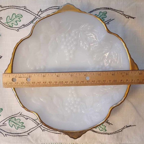 Retro MCM Footed Milk Glass Bowl Gold Rim Embossed Grape Pattern Anchor Hocking - Picture 2 of 8
